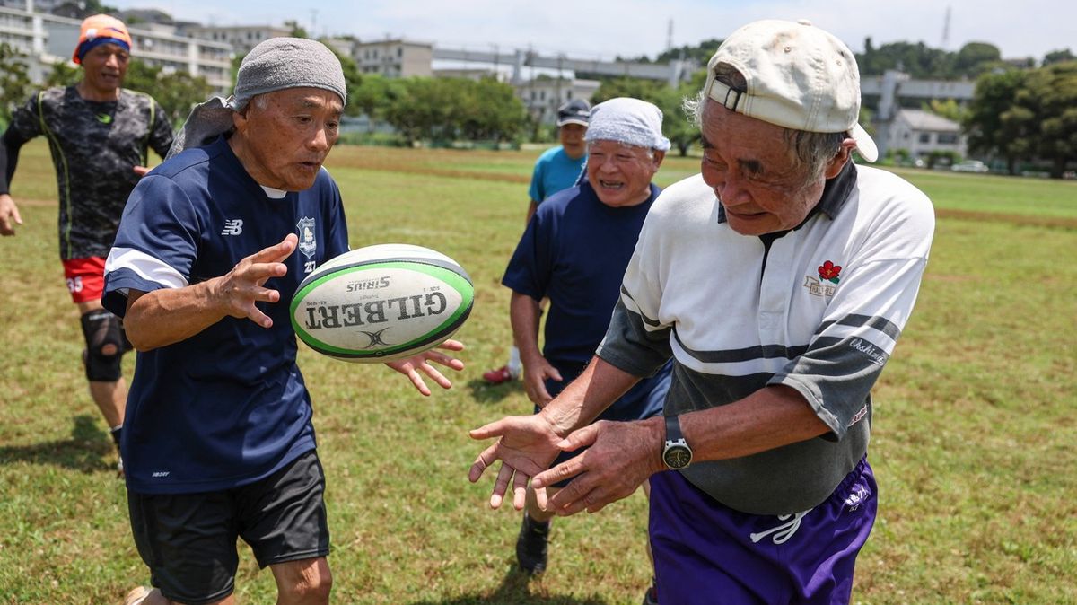 V Japonsku žije přes 92 000 lidí starších sta let. Drtivou většinu tvoří ženy
